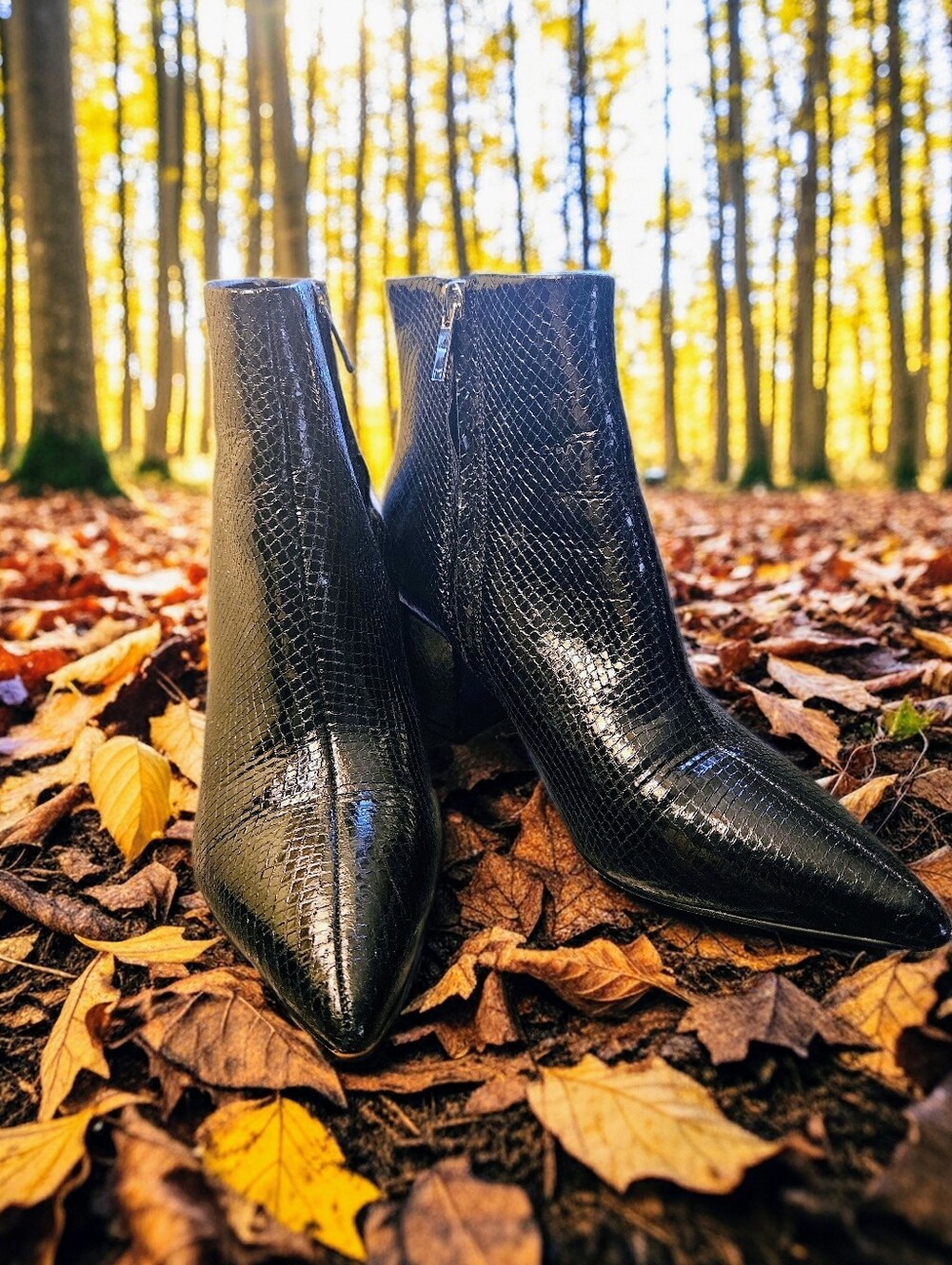 🍁 MARC FISHER Black Croc Embossed Pointed Toe Ankle Booties Boot